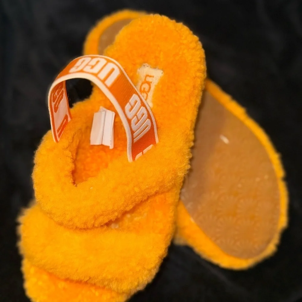 UGG kids Bright Orange Fluffy Slippers Sandal
